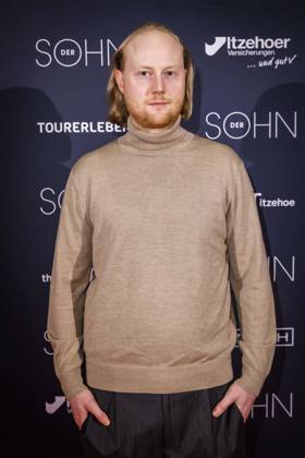 MMM DER SOHN- Schauspieler Paul Radke auf dem roten Teppich bei der Theater Premiere Der Sohn TOURERLEBEN Theater-Produktion im Theater Itzehoe am 24.10.2026 Schleswig-Holsten Deutschland