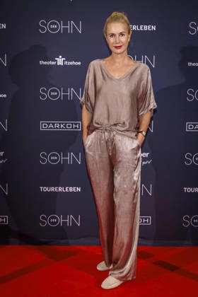 MMM DER SOHN- Schauspielerin Dorothea Schenck auf dem roten Teppich bei der Theater Premiere Der Sohn TOURERLEBEN Theater-Produktion im Theater Itzehoe am 24.10.2026 Schleswig-Holsten Deutschland
