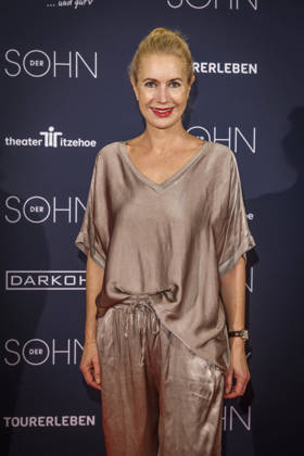 MMM DER SOHN- Schauspielerin Dorothea Schenck auf dem roten Teppich bei der Theater Premiere Der Sohn TOURERLEBEN Theater-Produktion im Theater Itzehoe am 24.10.2026 Schleswig-Holsten Deutschland