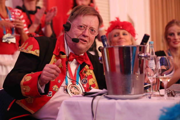Koeln, Guerzenich, 27.01.16, WDR Rosenmontagssitzung 2016 Bild: Gisbert BALTES (Redakteur der WDR-Rosenmontagssitzung) an seinem Arbeitsplatz im Koelner Guerzenich. Am 27.01.2016 bei der Aufzeichnung der Sitzung war er zum letzten Mal federfuehrend taetig. Nordrhein-Westfalen Deutschland